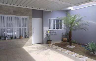 Imagem: A casa possui 3 Dormitórios, 3 Banheiros, 2 Vagas na garagem