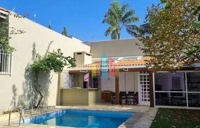 Imagem: A casa à venda possui 5 Dormitórios, 5 Banheiros e 555m²