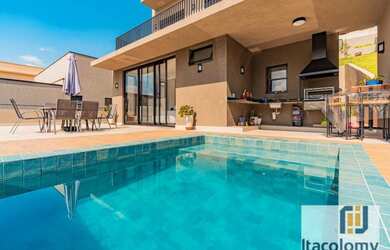 Imagem: A casa em condomínio possui 3 Dormitórios, 3 Banheiros, 4