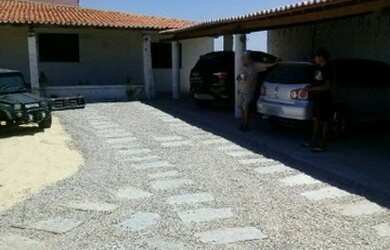 Imagem: A casa possui 5 Dormitórios, 4 Banheiros, 5 Vagas na garagem