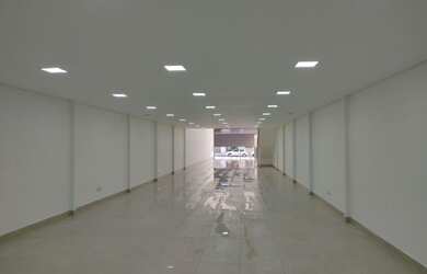 Imagem: O depósito possui 550m² de Área e está localizado em Vila