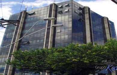 Imagem: O depósito possui 4 Vagas na garagem, 193m² de Área e está