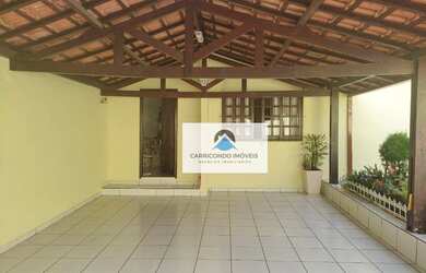 Imagem: A casa possui 3 Dormitórios, 4 Banheiros, 5 Vagas na garagem