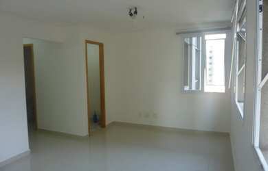 Imagem: O depósito possui 1 Vaga na garagem, 30m² de Área e está