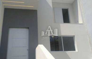 Imagem: A casa possui 3 Dormitórios, 3 Banheiros, 2 Vagas na garagem