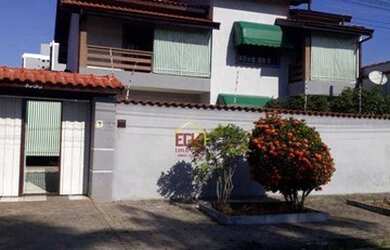 Imagem: A casa possui 3 Dormitórios, 4 Banheiros, 2 Vagas na garagem