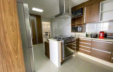 Imagem: A casa em condomínio possui 4 Dormitórios, 5 Banheiros, 2