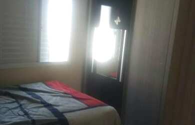 Imagem: O apartamento possui 2 Dormitórios, 1 Banheiro, 1 Vaga na garagem