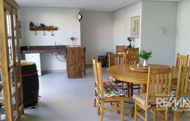 Imagem: A casa em condomínio possui 3 Dormitórios, 4 Banheiros, 2