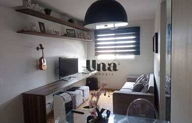 Imagem: O apartamento possui 2 Dormitórios, 1 Banheiro, 1 Vaga na garagem