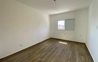 Imagem: A casa possui 3 Dormitórios, 3 Banheiros, 2 Vagas na garagem