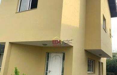 Imagem: A casa possui 4 Dormitórios, 3 Banheiros, 4 Vagas na garagem