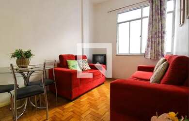 Imagem: O apartamento possui 2 Dormitórios, 1 Banheiro, 1 Vaga na garagem