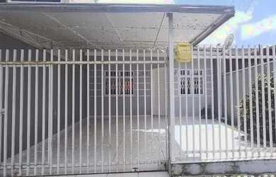 Imagem: A casa possui 2 Dormitórios, 1 Banheiro, 1 Vaga na garagem