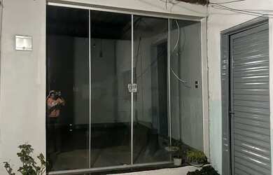 Imagem: A casa possui 1 Dormitório, 2 Banheiros, 34m² de Área e