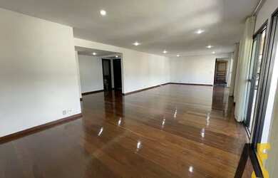 Imagem: O apartamento possui 4 Dormitórios, 5 Banheiros, 3 Vagas na