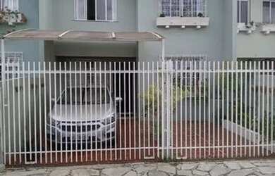 Imagem: A casa em condomínio possui 3 Dormitórios, 2 Banheiros, 2