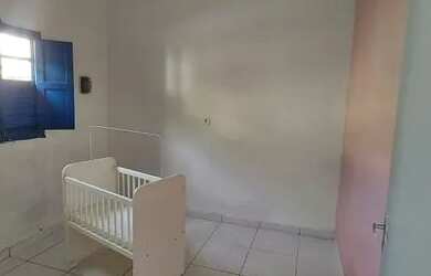 Imagem: A casa possui 2 Dormitórios e 2 Banheiros e está localizado
