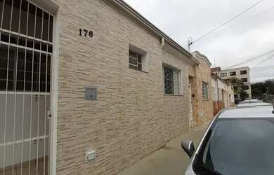 Imagem: A casa possui 2 Dormitórios, 1 Banheiro, 60m² de Área e