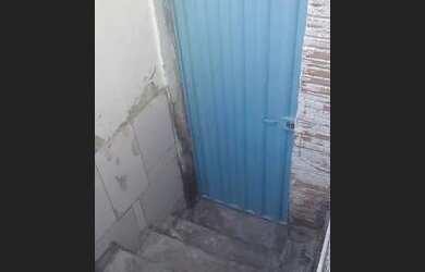 Imagem: A casa possui 2 Dormitórios, 1 Banheiro, 180m² de Área e