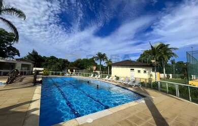 Imagem: A casa em condomínio possui 3 Dormitórios, 1 Banheiro, 2 Vagas