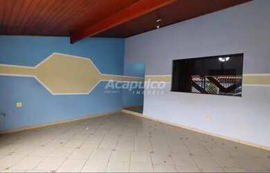 Imagem: A casa possui 3 Dormitórios, 2 Banheiros, 2 Vagas na garagem