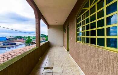 Imagem: A casa possui 5 Dormitórios, 4 Banheiros, 3 Vagas na garagem