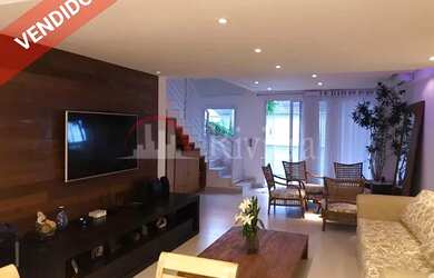 Imagem: A casa em condomínio possui 4 Dormitórios, 4 Banheiros, 2