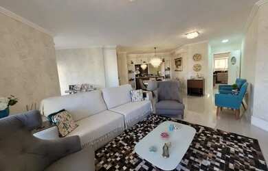 Imagem: O apartamento possui 3 Dormitórios, 5 Banheiros, 3 Vagas na