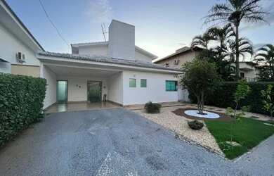 Imagem: A casa em condomínio possui 4 Dormitórios, 5 Banheiros, 4