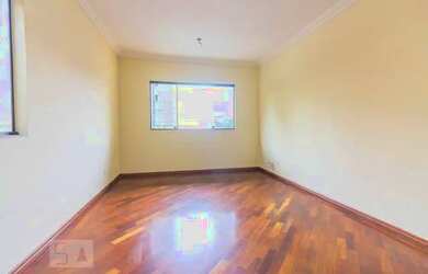 Imagem: A casa possui 3 Dormitórios, 4 Banheiros, 3 Vagas na garagem