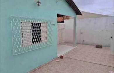 Imagem: A casa possui 2 Dormitórios, 1 Banheiro, 1 Vaga na garagem