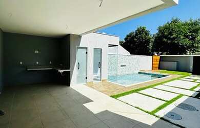 Imagem: A casa em condomínio possui 4 Dormitórios, 5 Banheiros, 2