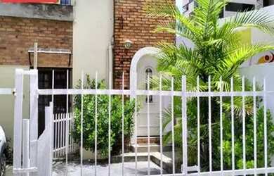 Imagem: A casa possui 3 Dormitórios, 2 Banheiros, 1 Vaga na garagem