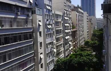 Imagem 2: Apartamento para venda possui 63 metros quadrados com 1 quarto, em Leme...