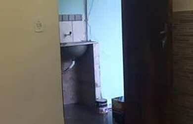 Imagem: A casa em condomínio possui 1 Dormitório, 1 Banheiro e está