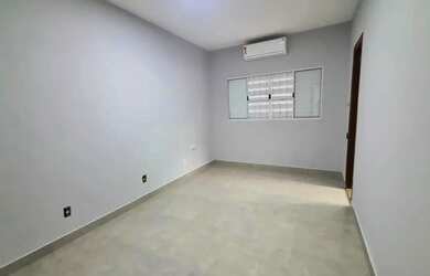 Imagem 11: Casa à Venda no Jardim Redentor com Piscina, 3 Dormitórios (1 Suíte) e Energia Fotovoltaic