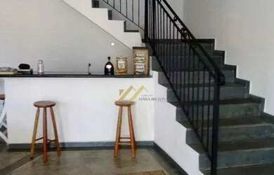 Imagem: A casa possui 5 Dormitórios, 5 Banheiros, 4 Vagas na garagem