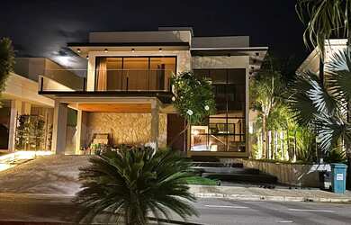 Imagem: A casa em condomínio possui 4 Dormitórios, 4 Banheiros, 4