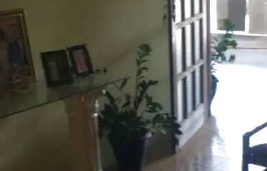 Imagem: A casa possui 3 Dormitórios, 1 Banheiro, 1 Vaga na garagem