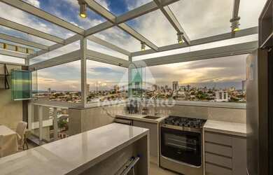 Imagem: O apartamento possui 3 Dormitórios, 1 Banheiro, 2 Vagas na