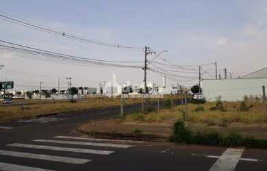 Imagem: O terreno possui 250m² de Área e está localizado em Alto