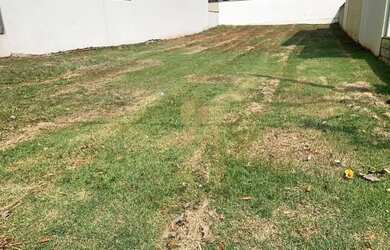 Imagem: O terreno possui 300m² de Área e Imóvel novo e está localizado