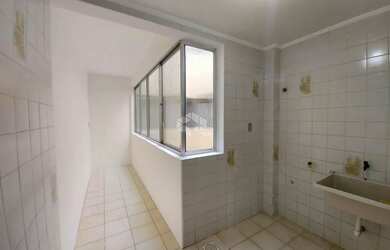 Imagem 8: Amplo apartamento semi mobiliado 3 dormitórios, 1 suíte, com garagem no bairro Nª Sª de Fá