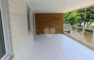 Imagem: O apartamento possui 3 Dormitórios, 3 Banheiros, 2 Vagas na