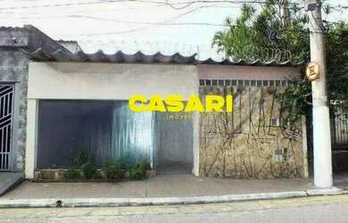 Imagem: O depósito possui 2 Vagas na garagem, 240m² de Área e está