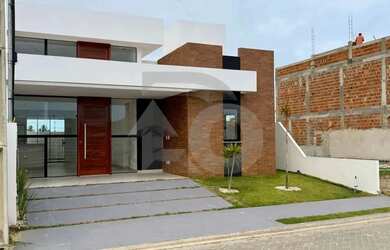 Imagem: A casa em condomínio possui 3 Dormitórios, 3 Banheiros, 2