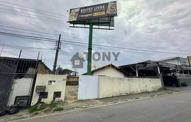 Imagem: A casa possui 3 Dormitórios, 1 Banheiro, 5 Vagas na garagem