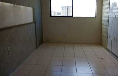 Imagem: O apartamento possui 3 Dormitórios, 1 Banheiro, 1 Vaga na garagem