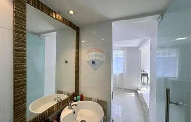 Imagem 9: Vendo casa de 2/4 com piscina no Aracui